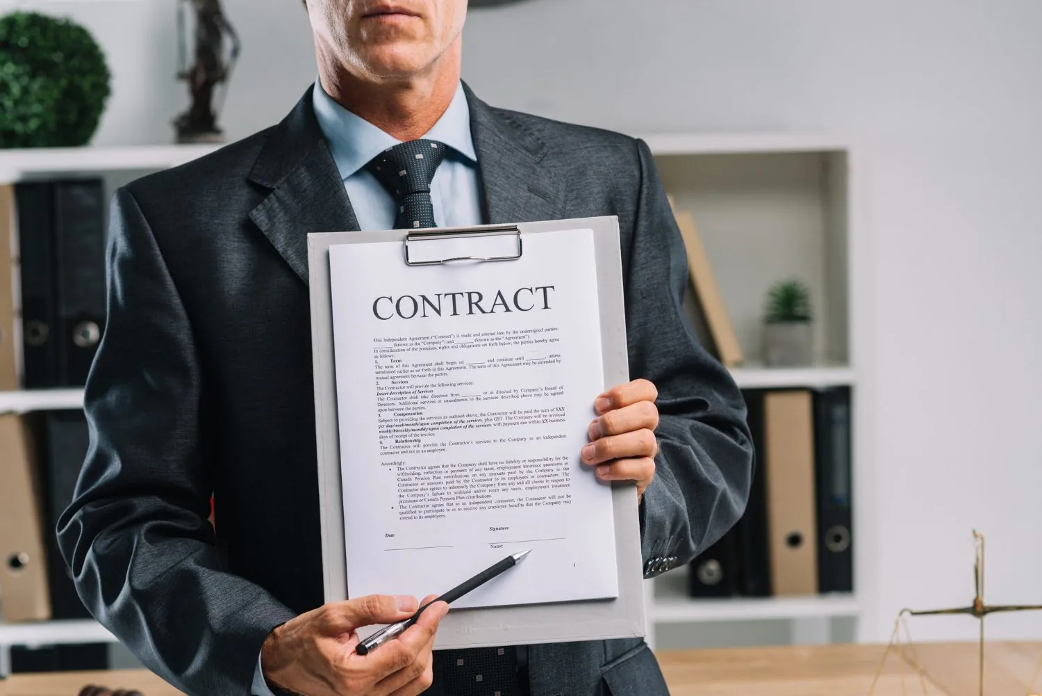 A legislação brasileira na crise no Direito contratual e obrigacional privado